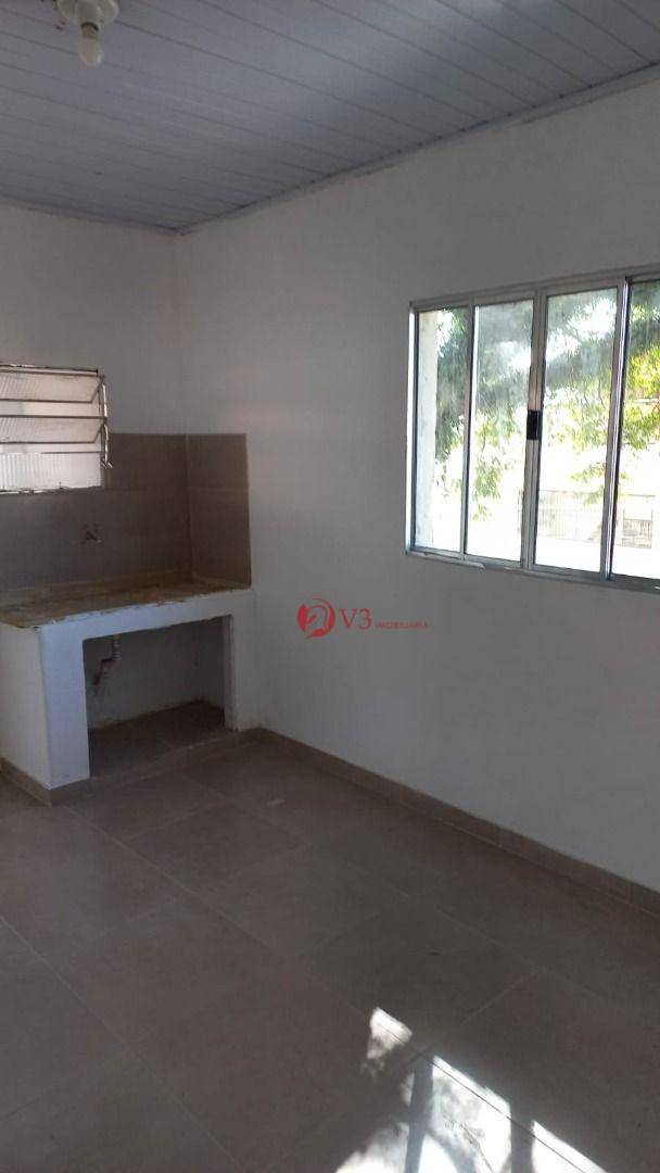 Casa para alugar com 1 quarto, 75m² - Foto 2