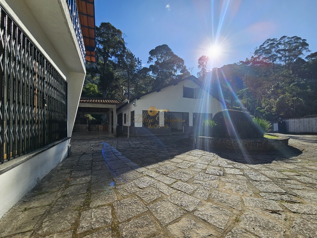 Casa à venda com 3 quartos, 253m² - Foto 5
