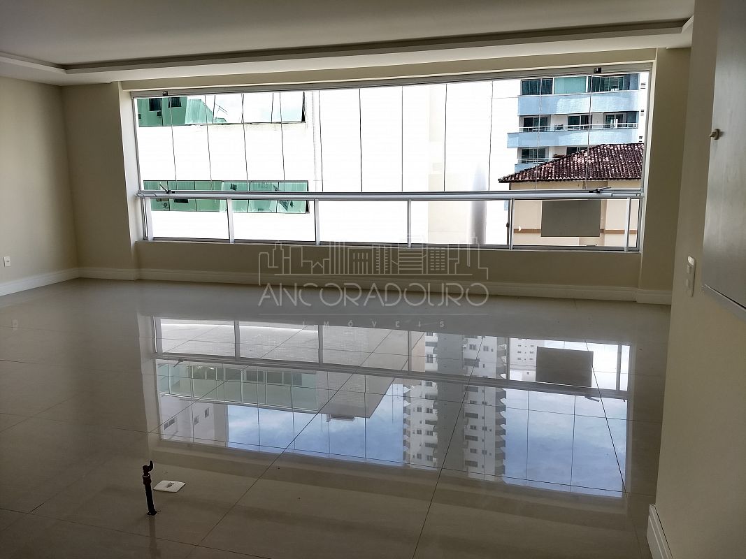 Apartamento à venda com 3 quartos, 253m² - Foto 19