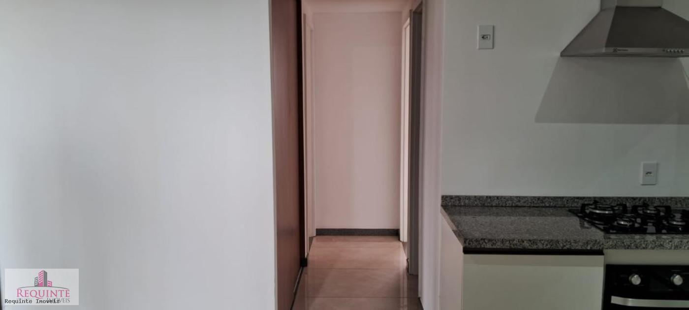 Apartamento para alugar com 2 quartos, 65m² - Foto 20