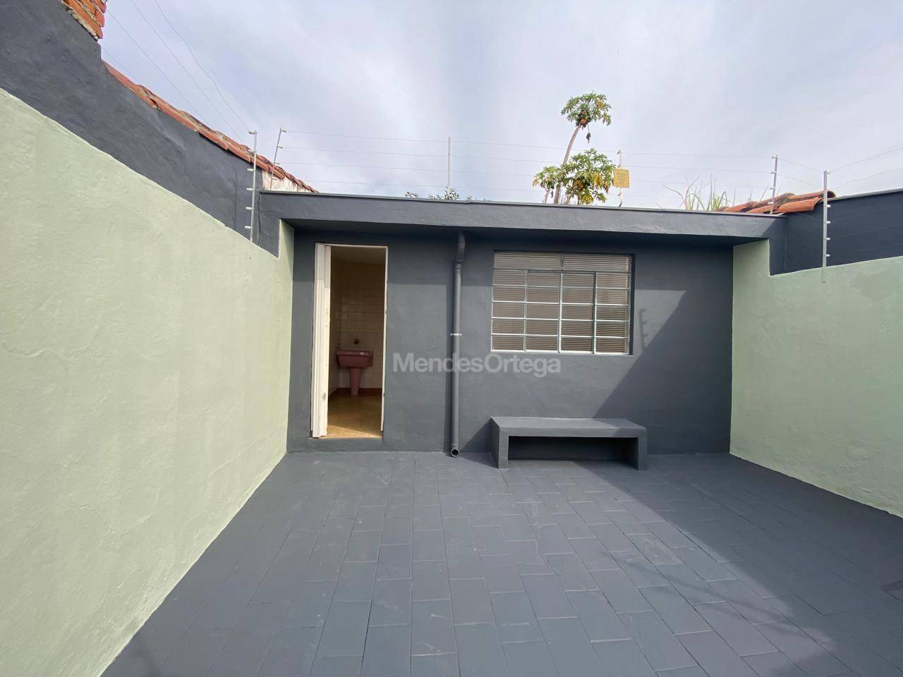 Casa à venda com 2 quartos, 116m² - Foto 2