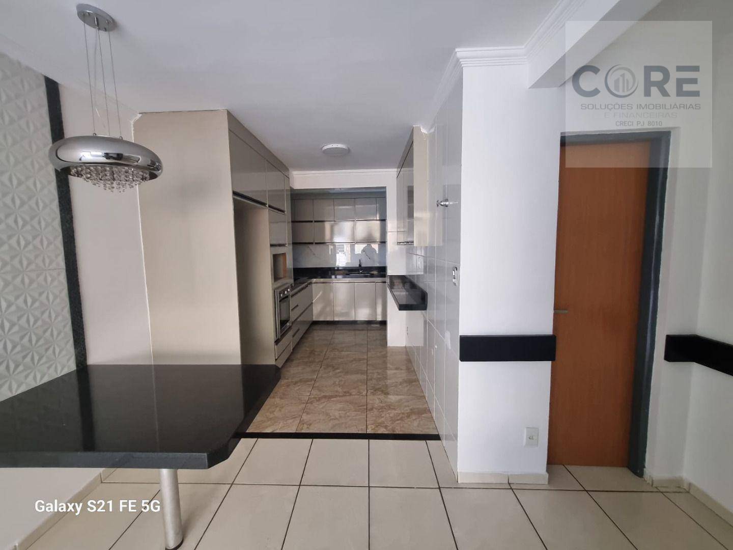 Casa à venda com 2 quartos, 64m² - Foto 1