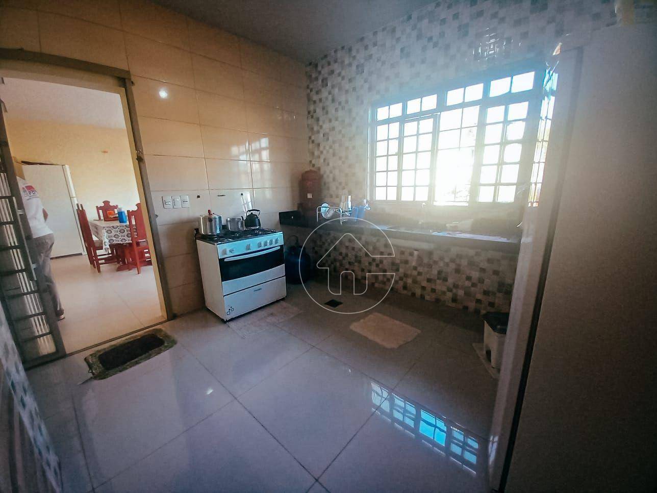 Casa à venda com 3 quartos, 300m² - Foto 28