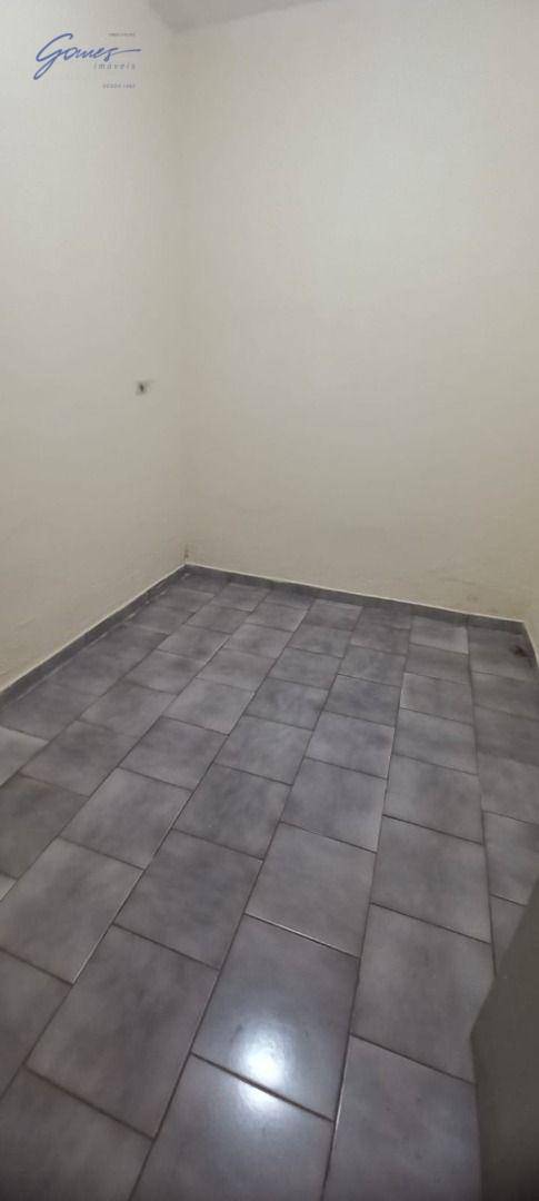 Casa à venda com 2 quartos, 79m² - Foto 4