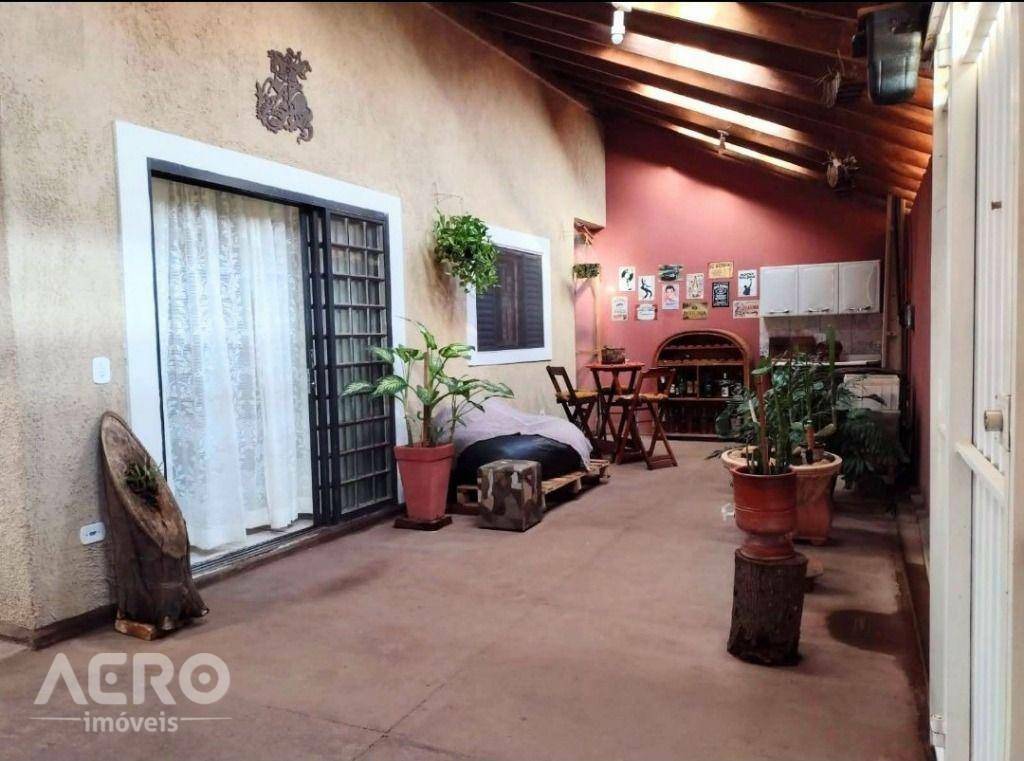 Casa à venda com 2 quartos, 90m² - Foto 9