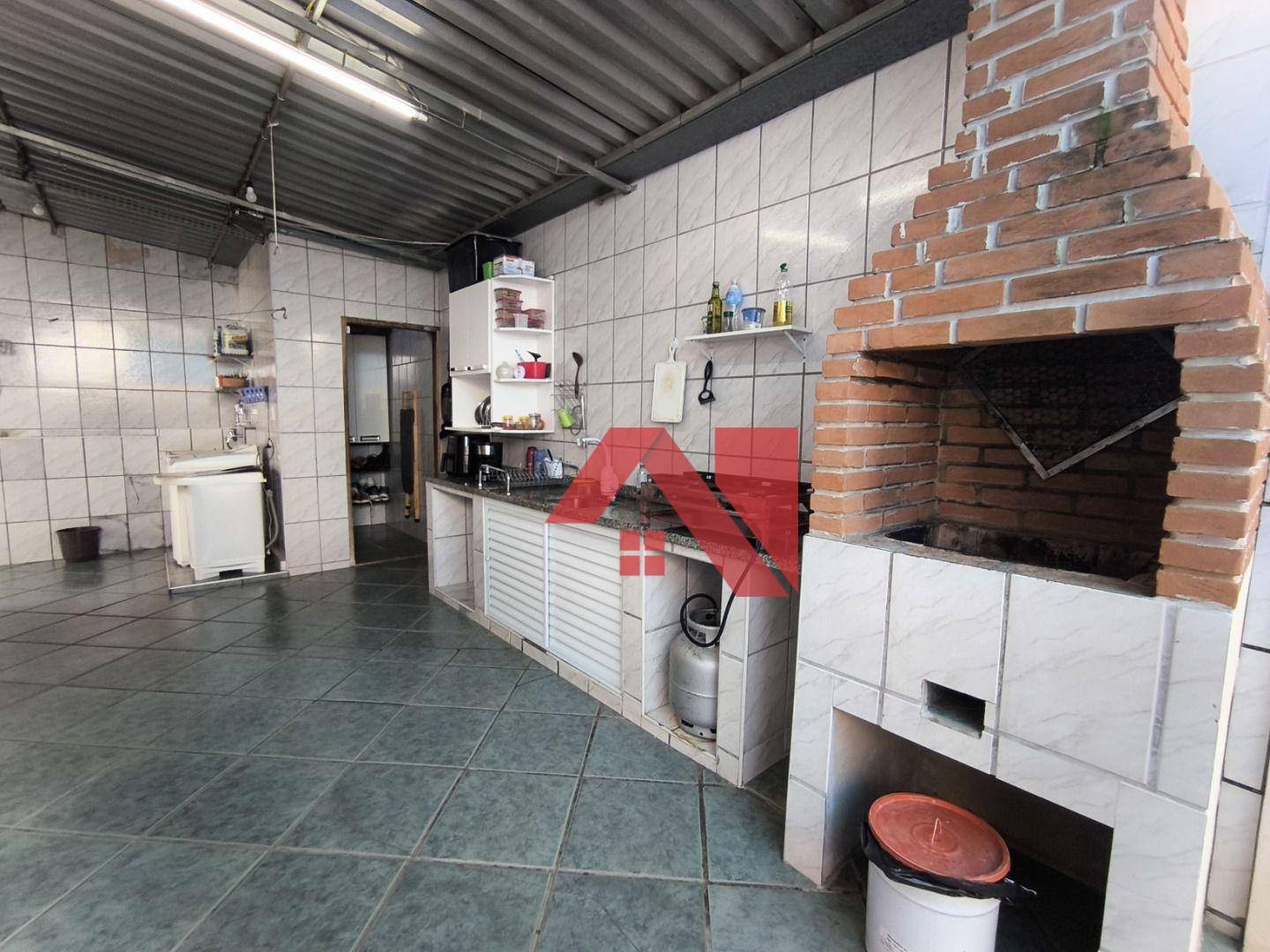 Casa à venda com 3 quartos, 165m² - Foto 1