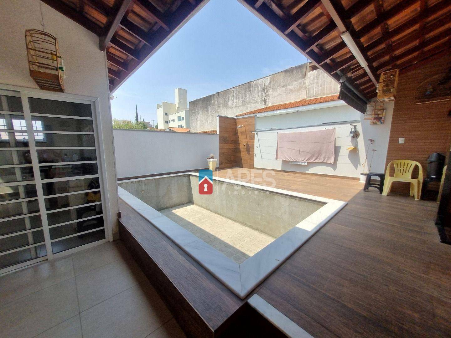 Casa à venda com 4 quartos, 203m² - Foto 13