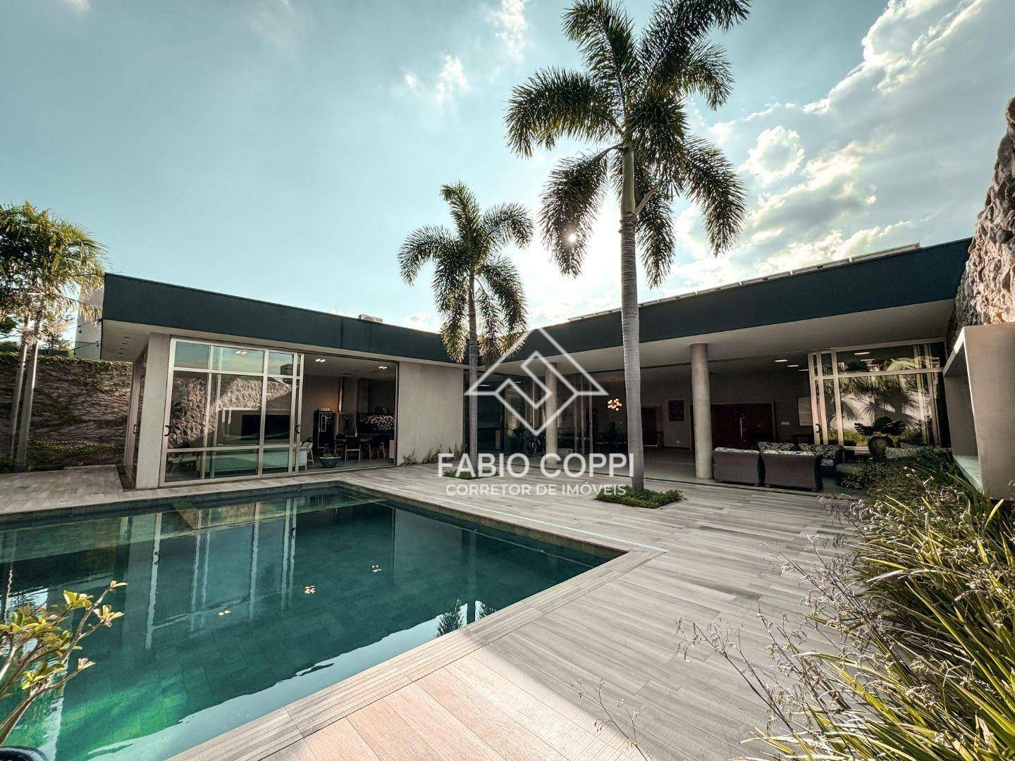 Casa de Condomínio à venda com 4 quartos, 500m² - Foto 1