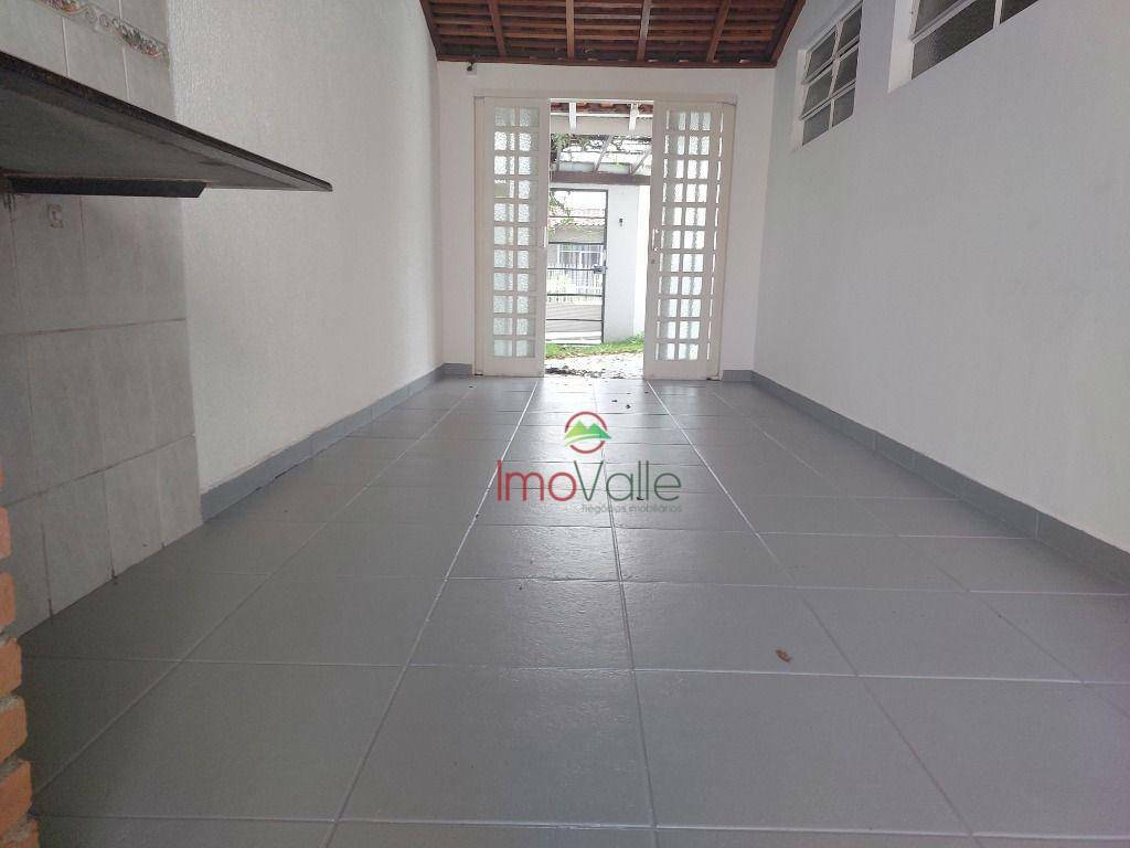 Casa para alugar com 3 quartos, 200m² - Foto 9