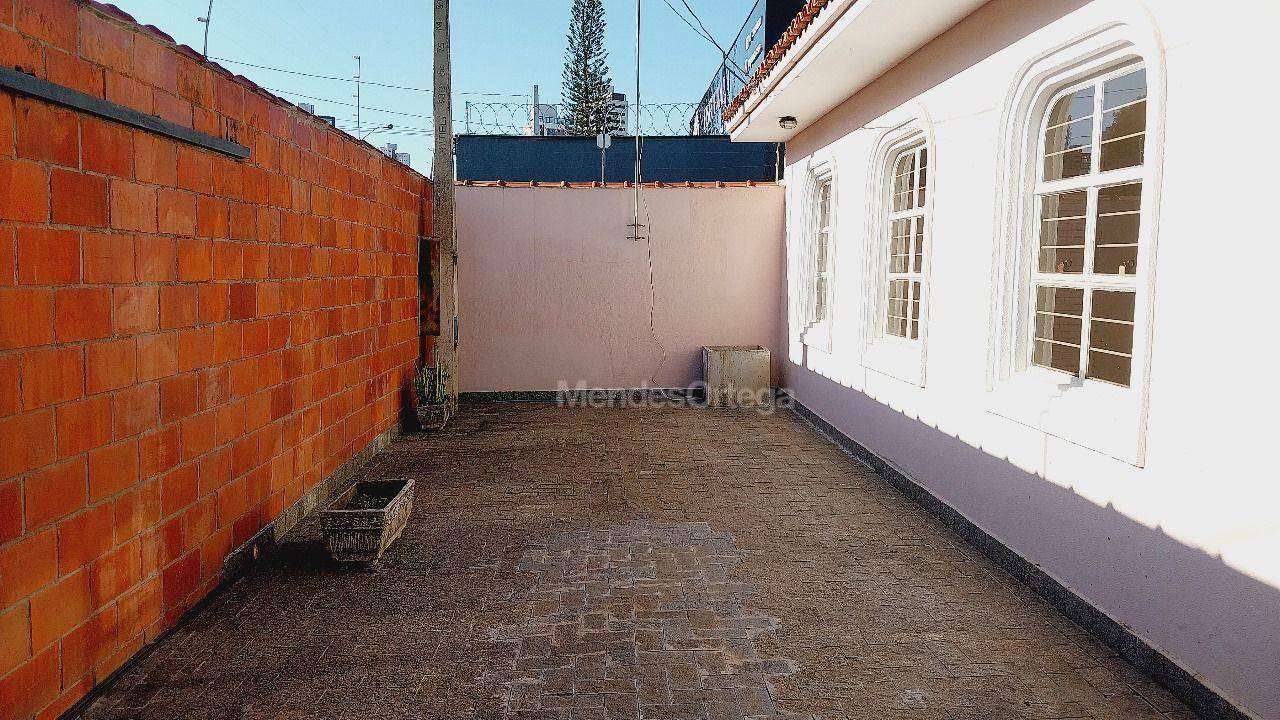 Casa para alugar com 3 quartos, 142m² - Foto 4