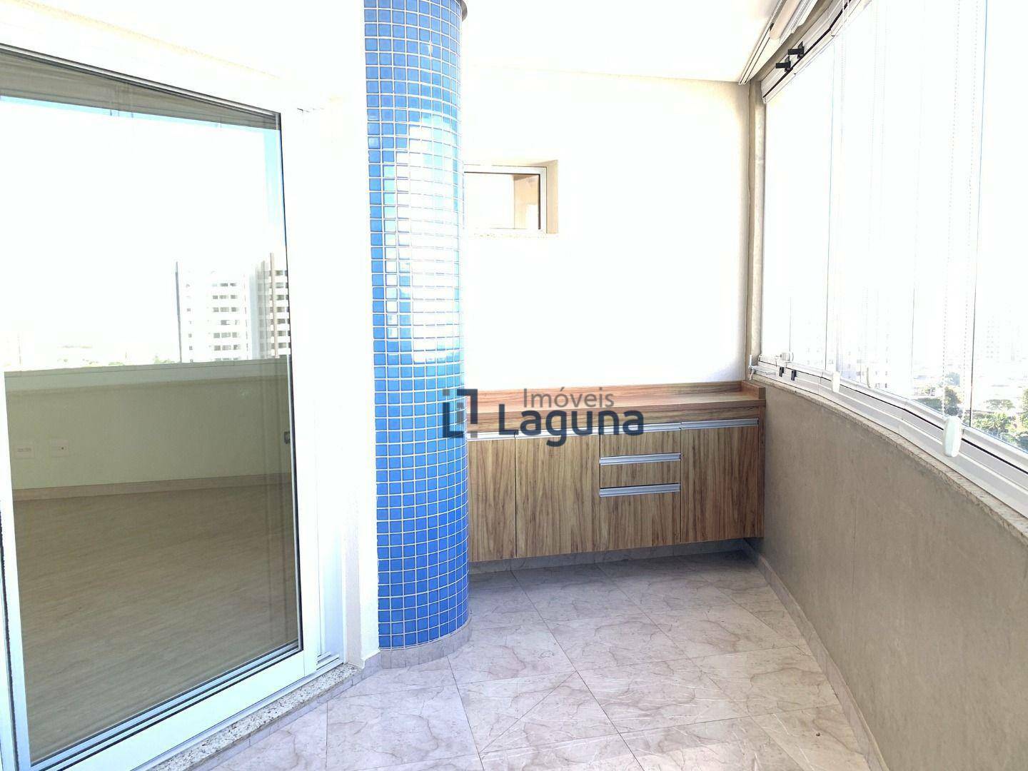 Apartamento à venda com 3 quartos, 158m² - Foto 2