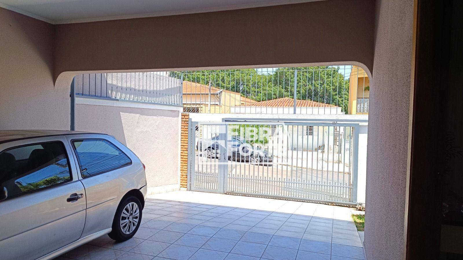 Casa à venda com 3 quartos, 220m² - Foto 4