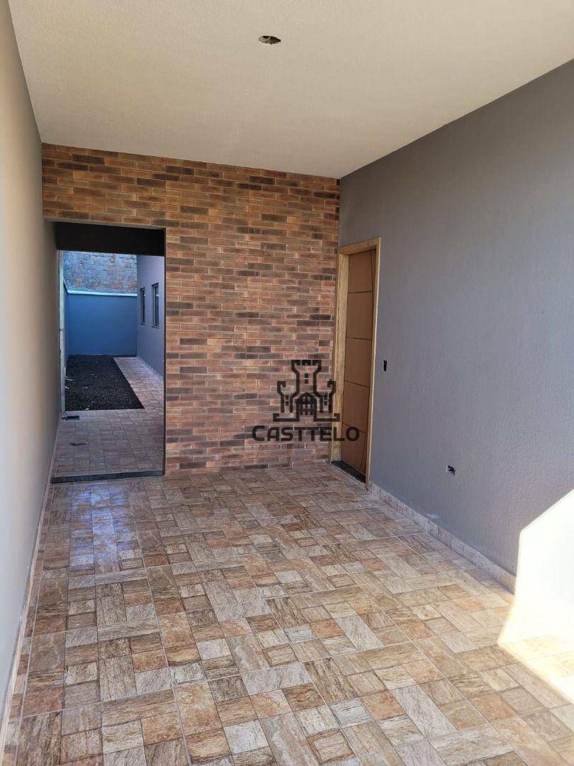 Casa à venda com 3 quartos, 84m² - Foto 2