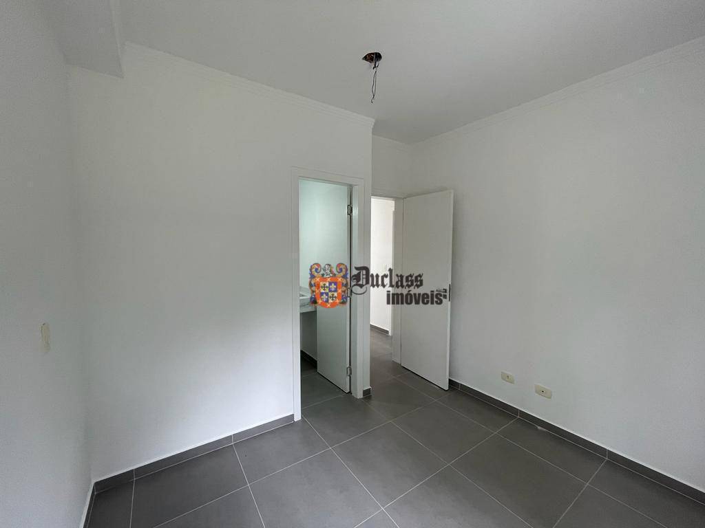 Sobrado à venda com 4 quartos, 150m² - Foto 13