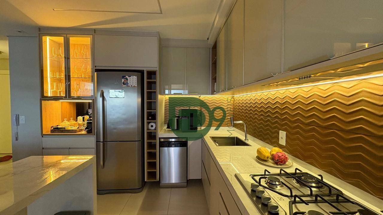 Apartamento à venda com 3 quartos, 121m² - Foto 4