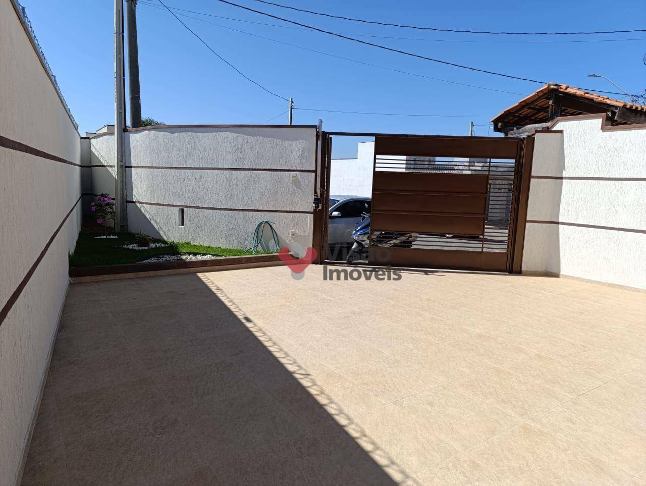 Casa à venda com 2 quartos, 80m² - Foto 2