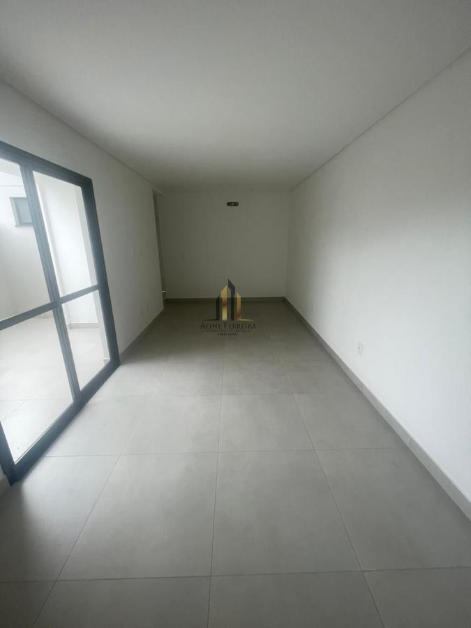 Apartamento à venda com 2 quartos, 66m² - Foto 4