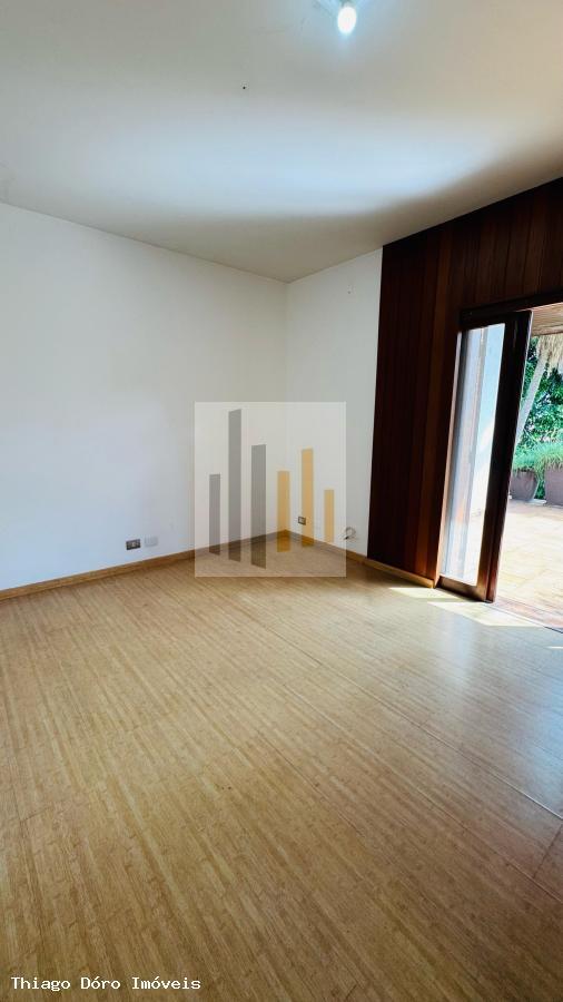 Casa à venda com 4 quartos, 840m² - Foto 13