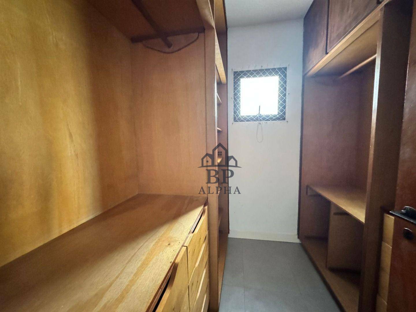 Apartamento para alugar com 3 quartos, 130m² - Foto 14