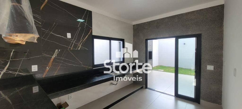 Casa à venda com 3 quartos, 150m² - Foto 1