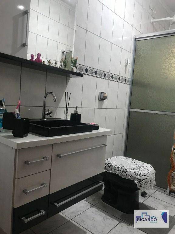 Sobrado à venda com 3 quartos, 236m² - Foto 14