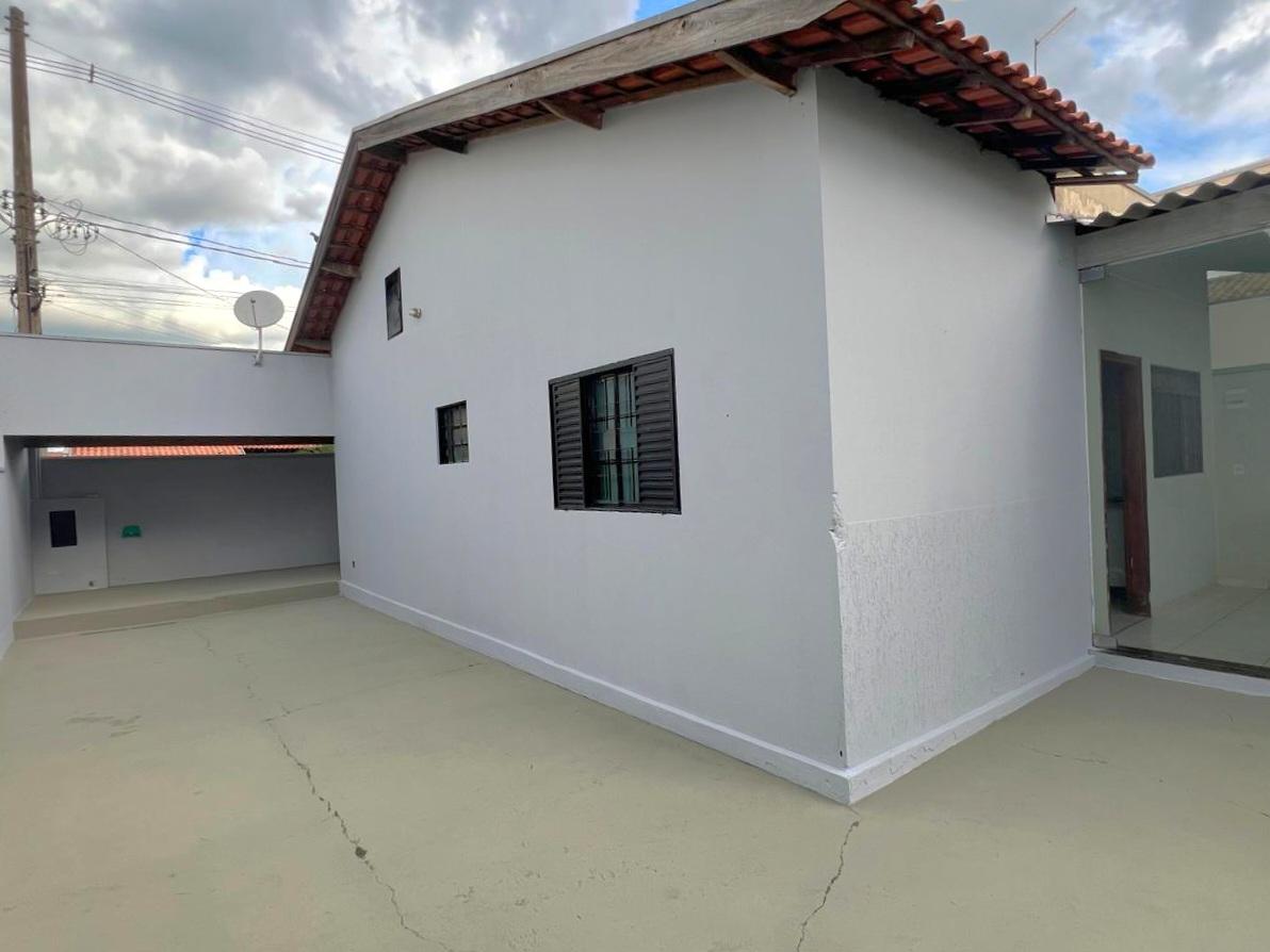 Casa à venda com 2 quartos, 250m² - Foto 3