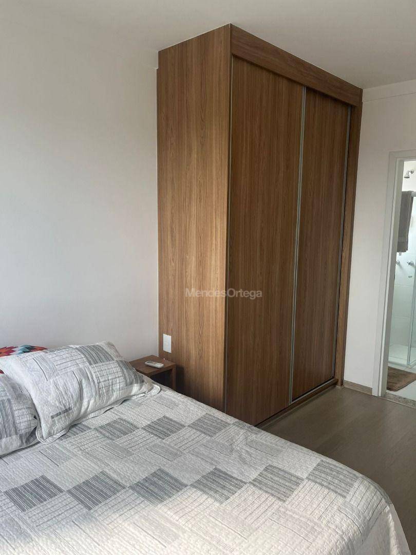 Apartamento para alugar com 2 quartos, 72m² - Foto 5