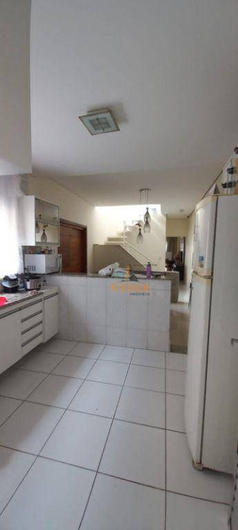 Casa de Condomínio à venda com 3 quartos, 180m² - Foto 9