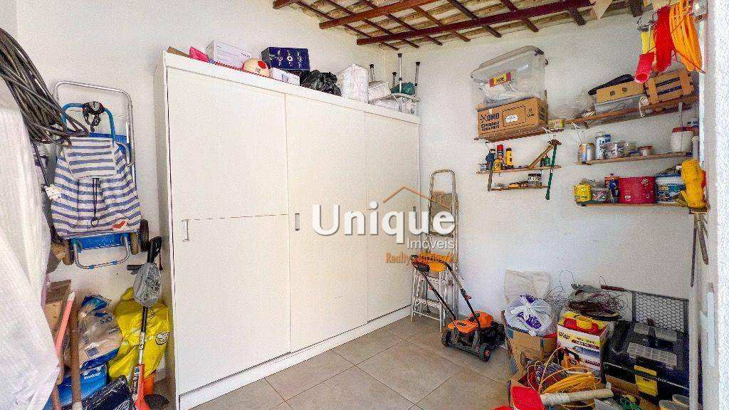 Casa à venda com 4 quartos, 250m² - Foto 10