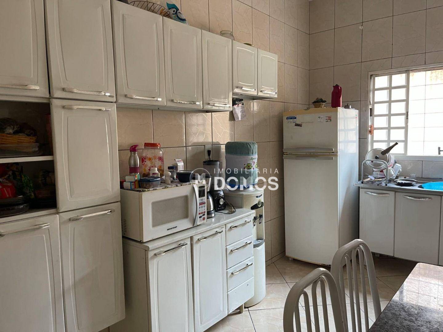 Casa à venda com 3 quartos, 300m² - Foto 4