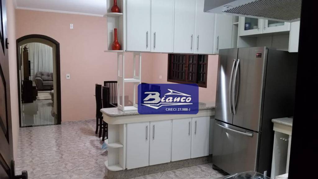 Sobrado à venda com 3 quartos, 170m² - Foto 3