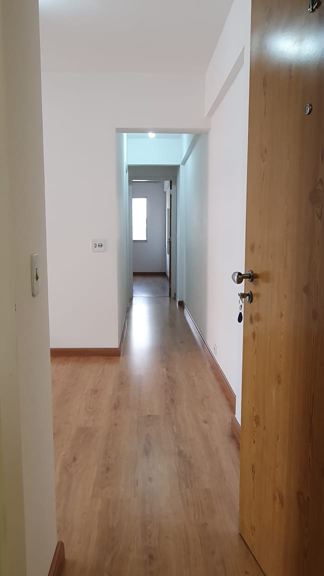 Apartamento à venda com 2 quartos, 77m² - Foto 2