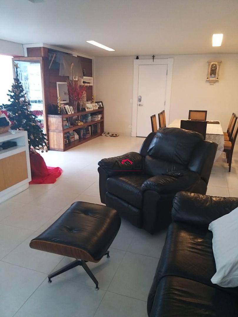 Apartamento à venda com 3 quartos, 197m² - Foto 3