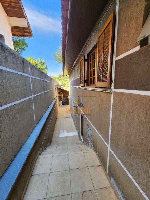 Sobrado à venda com 6 quartos, 240m² - Foto 29