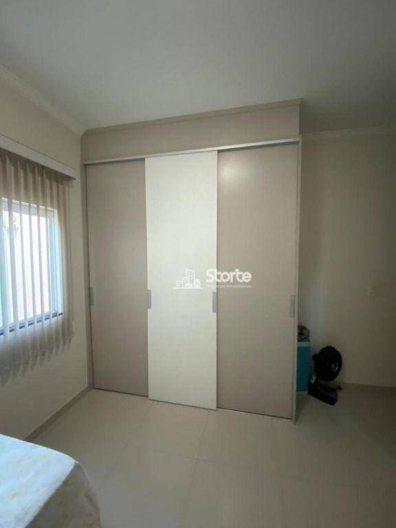 Casa à venda com 3 quartos, 200m² - Foto 14