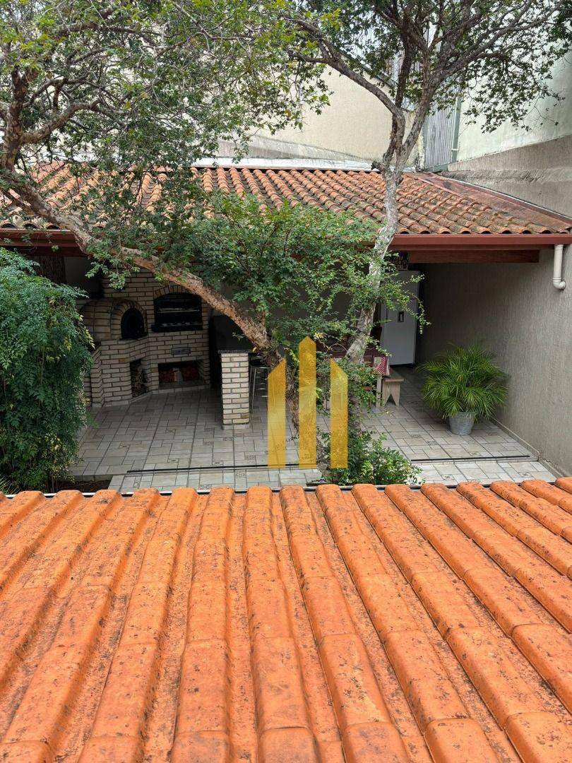 Sobrado à venda e aluguel com 3 quartos, 230m² - Foto 2