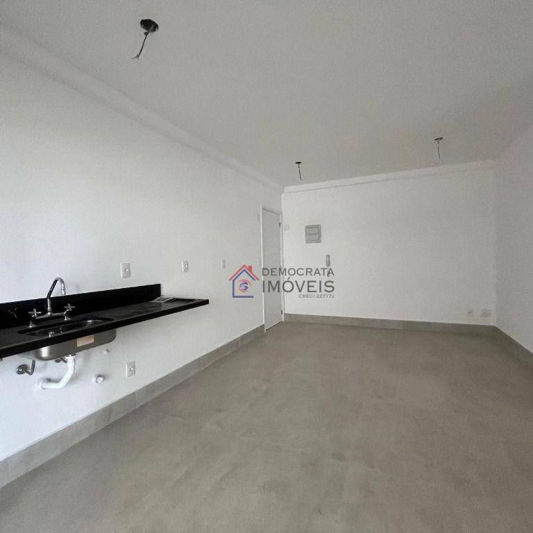 Apartamento à venda com 2 quartos, 67m² - Foto 4