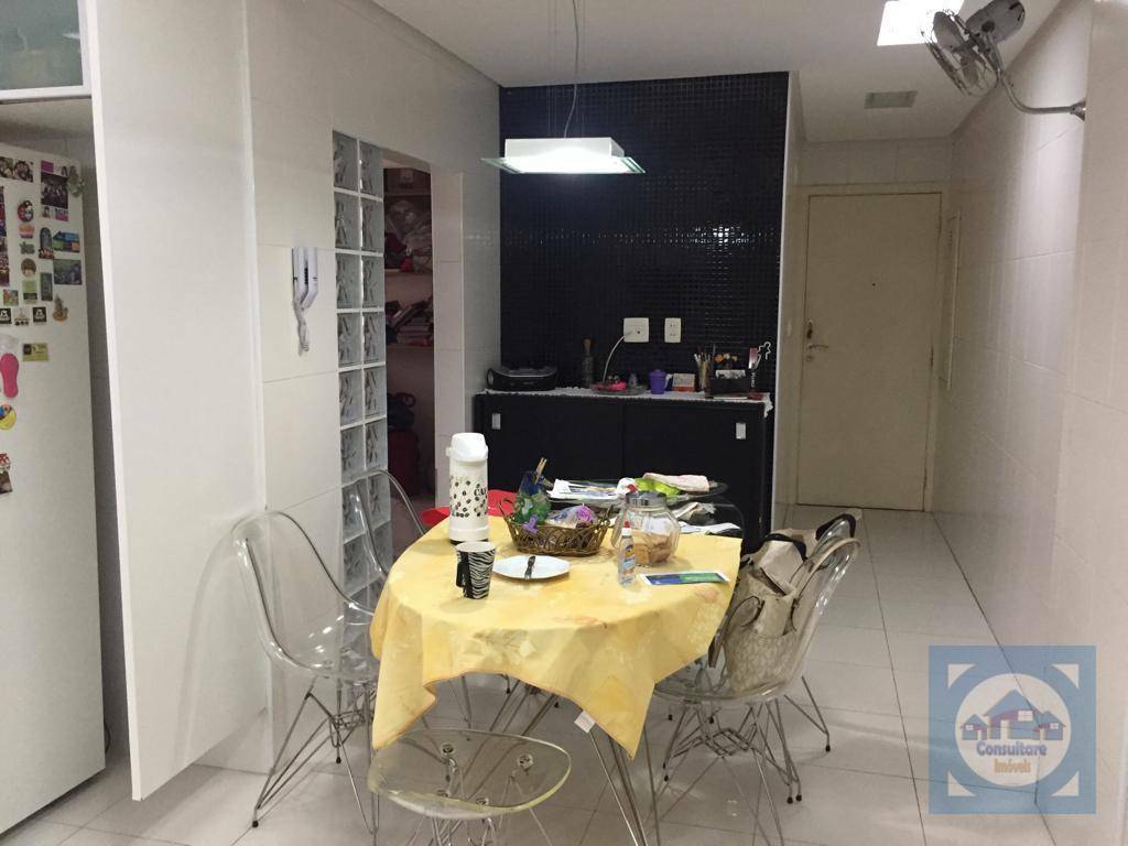 Apartamento à venda com 3 quartos, 158m² - Foto 2