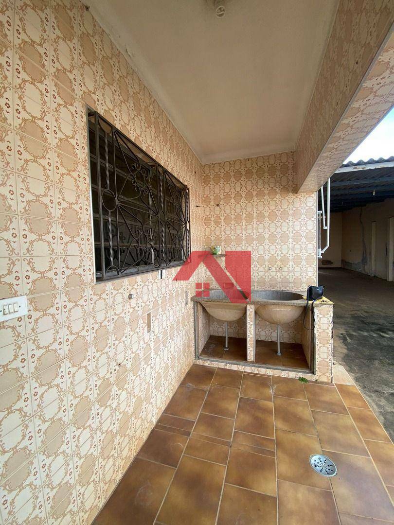 Casa à venda com 3 quartos, 335m² - Foto 17