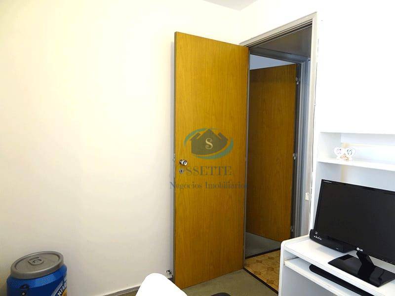 Apartamento à venda com 3 quartos, 78m² - Foto 2