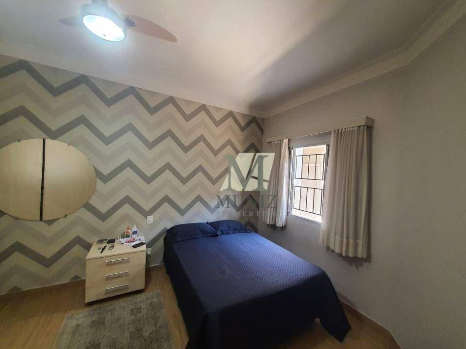 Casa à venda com 3 quartos, 300m² - Foto 8