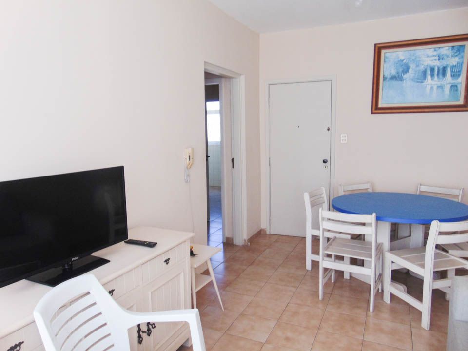 Apartamento à venda com 2 quartos, 75m² - Foto 2