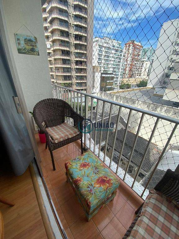 Apartamento à venda com 3 quartos, 135m² - Foto 4