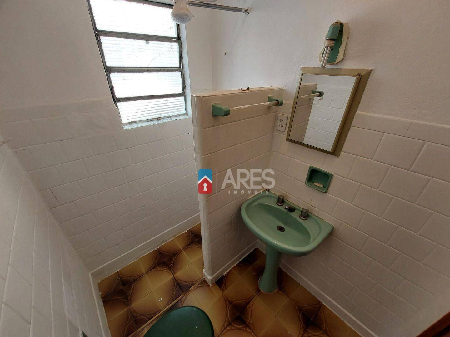 Casa para alugar com 2 quartos, 80m² - Foto 11