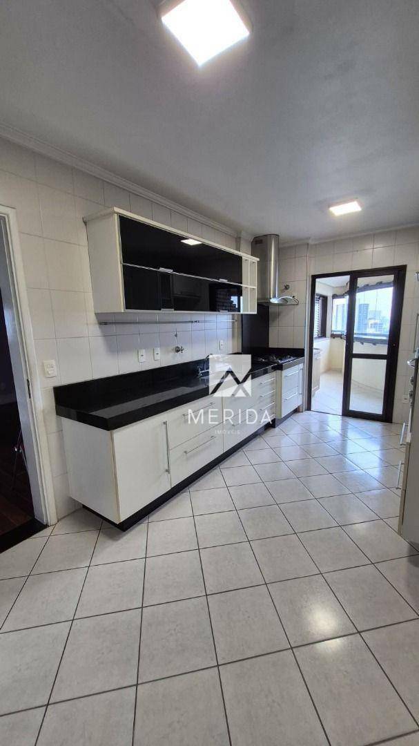 Apartamento para alugar com 3 quartos, 144m² - Foto 11