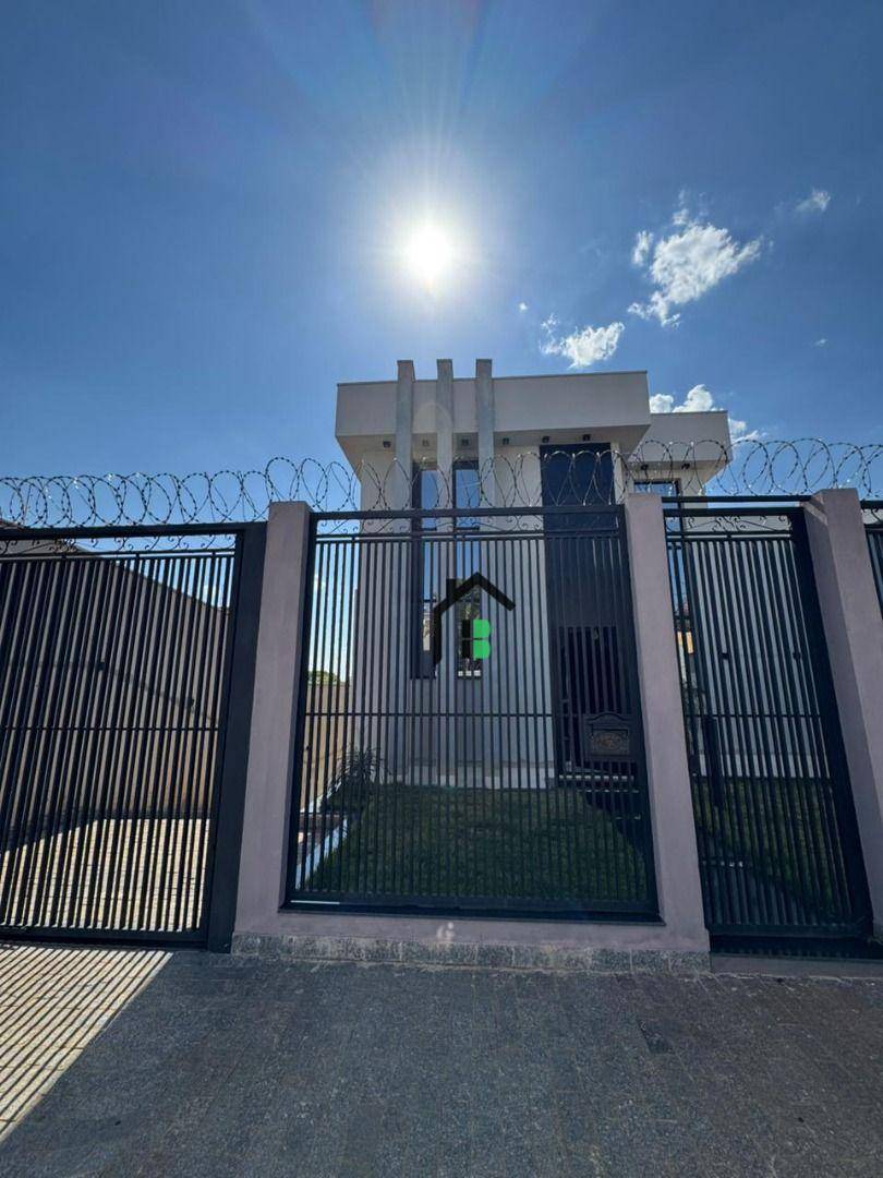 Casa, 3 quartos, 240 m² - Foto 2