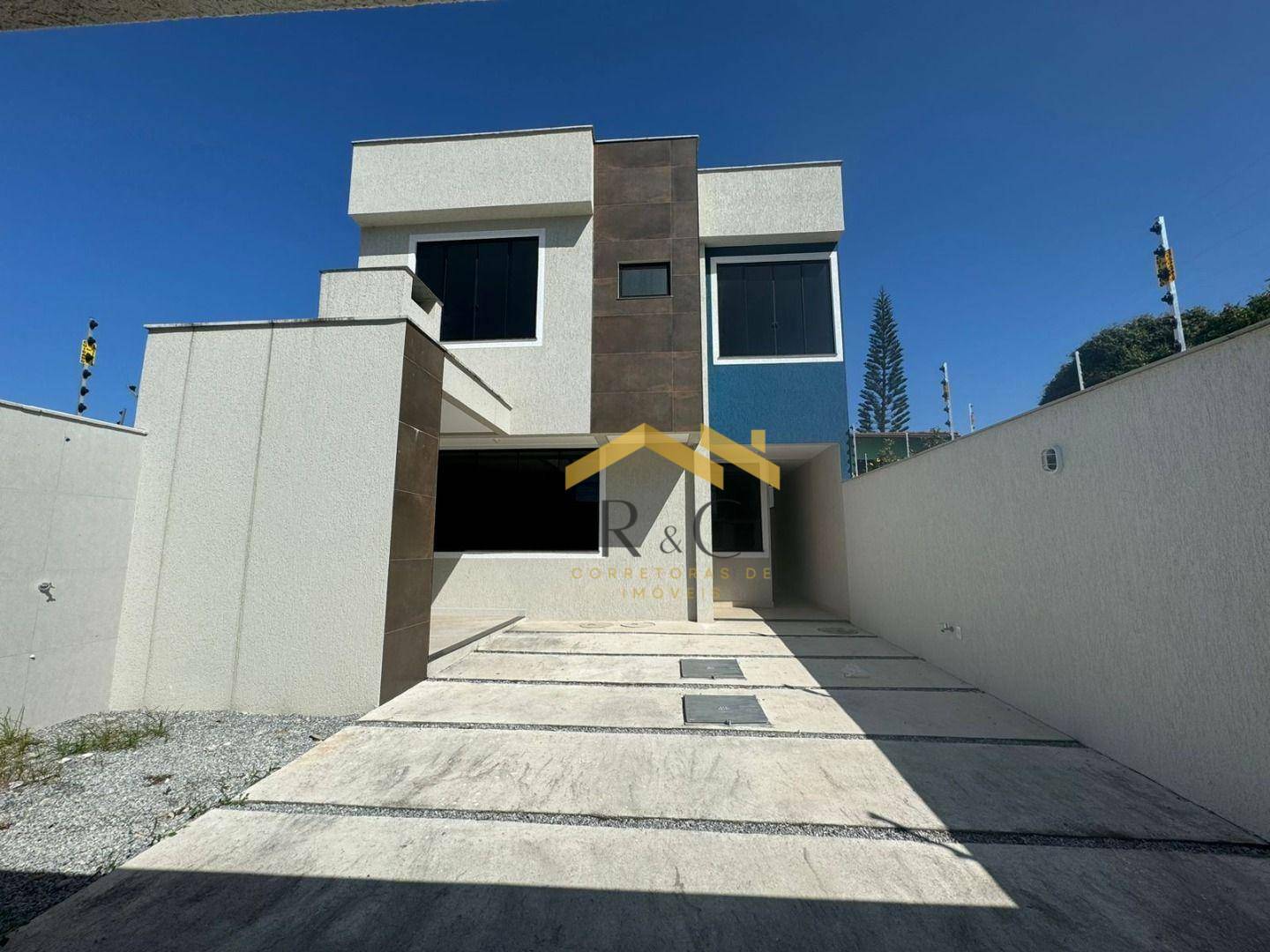 Casa à venda com 3 quartos, 135m² - Foto 1