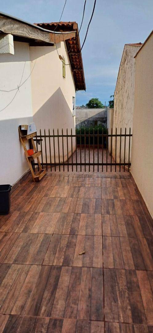 Casa à venda com 3 quartos, 110m² - Foto 4