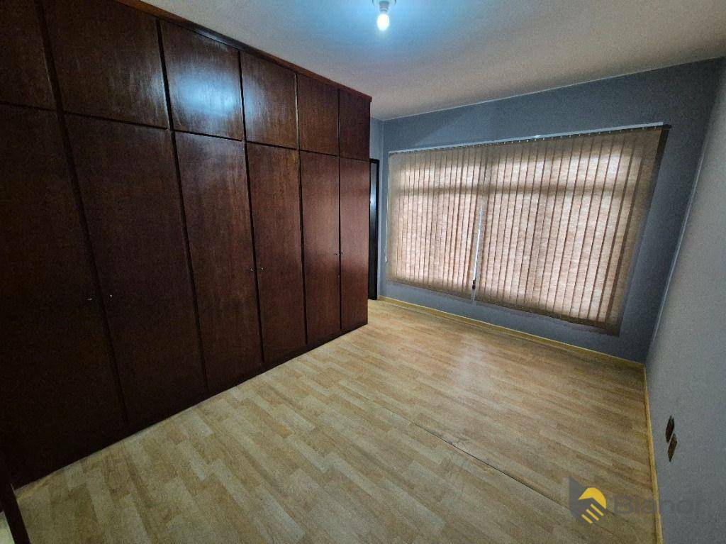 Casa à venda e aluguel com 3 quartos, 240m² - Foto 22