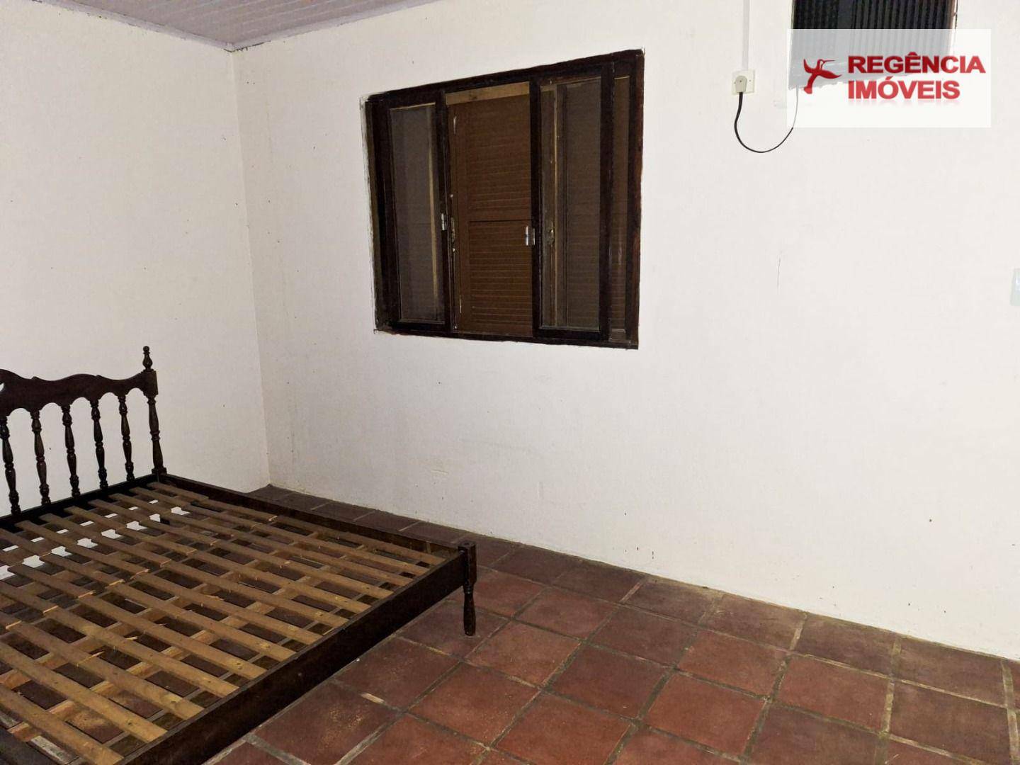 Casa à venda com 3 quartos, 90m² - Foto 12